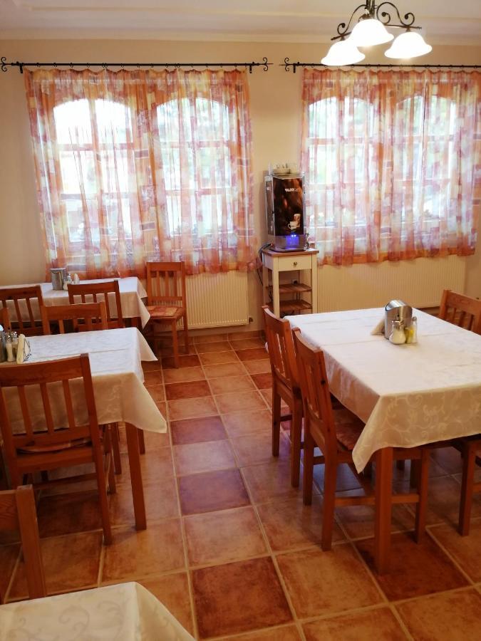 Bed and Breakfast Karpatia Panzio Esztergom Exterior foto