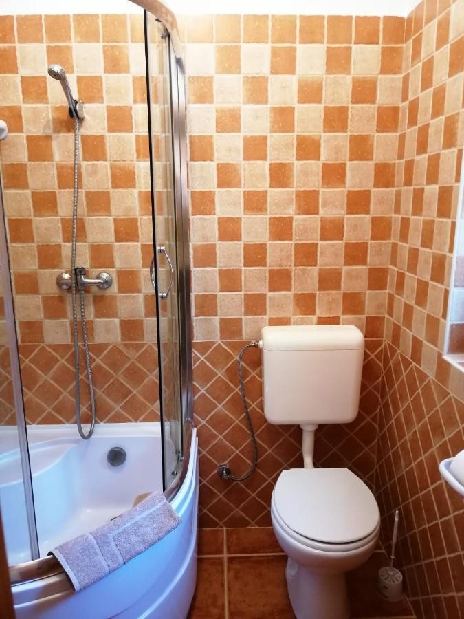 Bed and Breakfast Karpatia Panzio Esztergom Exterior foto