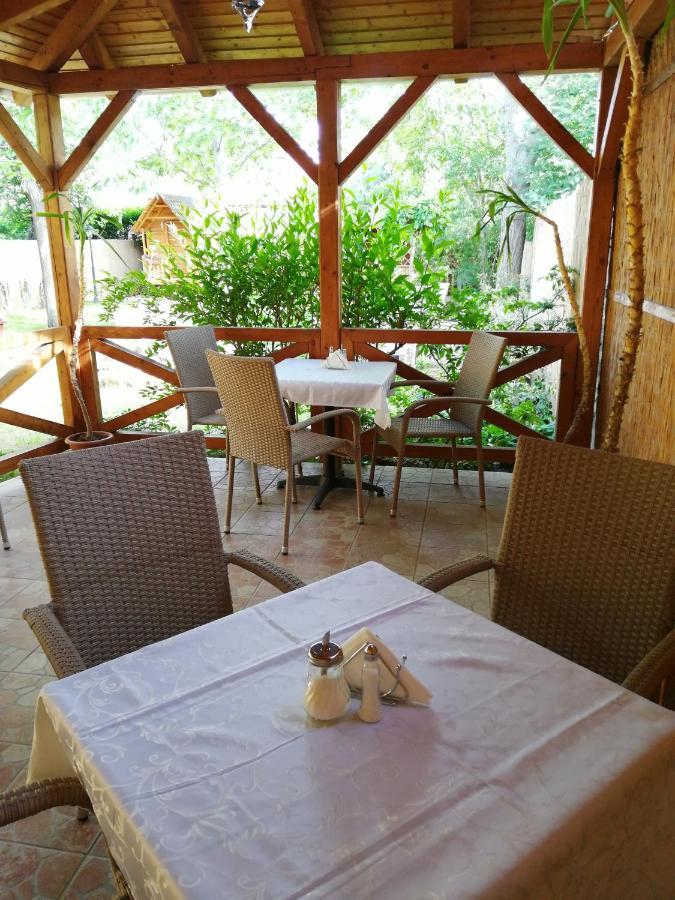 Bed and Breakfast Karpatia Panzio Esztergom Exterior foto