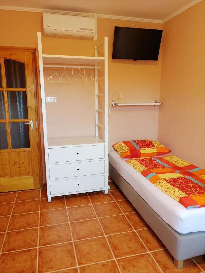 Bed and Breakfast Karpatia Panzio Esztergom Exterior foto