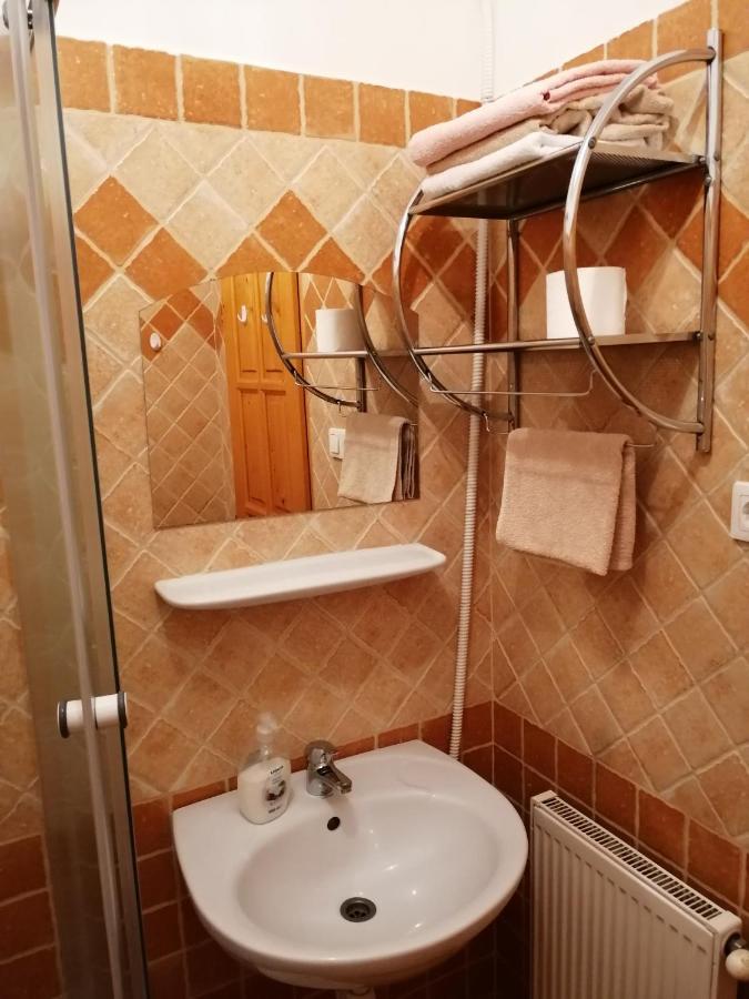 Bed and Breakfast Karpatia Panzio Esztergom Exterior foto
