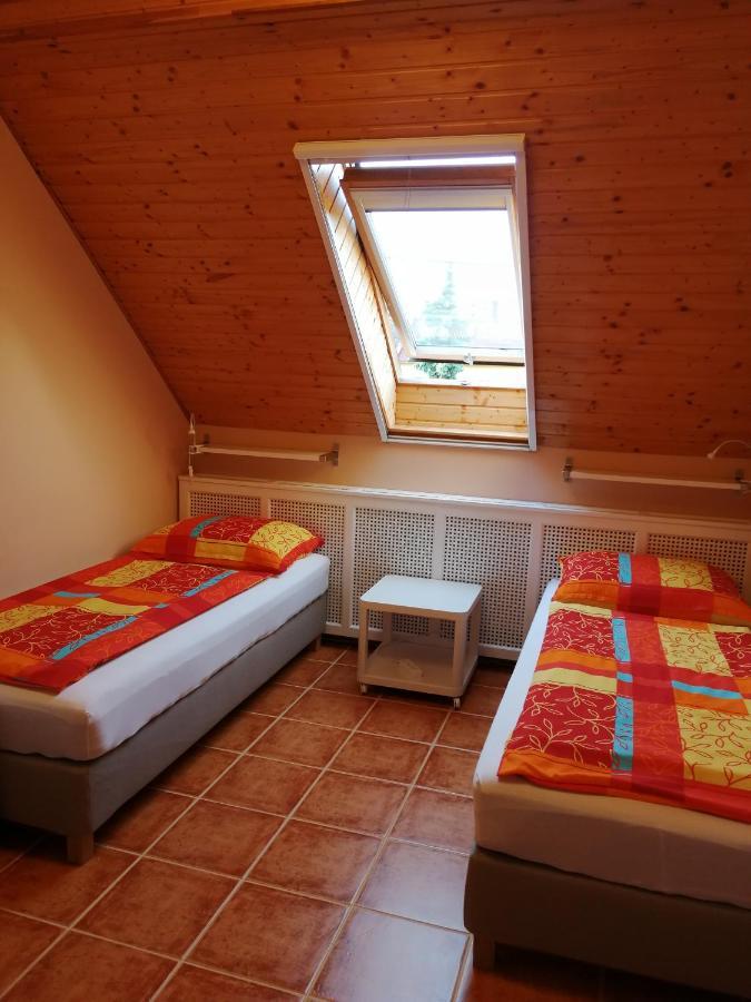Bed and Breakfast Karpatia Panzio Esztergom Exterior foto